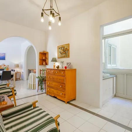 Apartmán Cosy 1br With Private Balcony In St Pauls Bay By 360 Estates