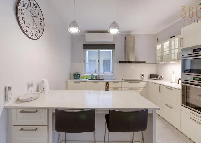 Cosy 1br With Private Balcony In St Pauls Bay By 360 Estates St. Paul's Bay