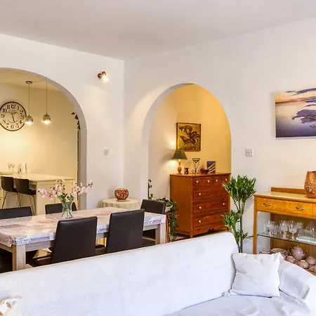 Cosy 1br With Private Balcony In St Pauls Bay By 360 Estates * 세인트폴스베이