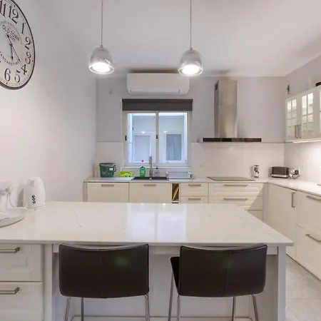 Cosy 1br With Private Balcony In St Pauls Bay By 360 Estates 세인트폴스베이